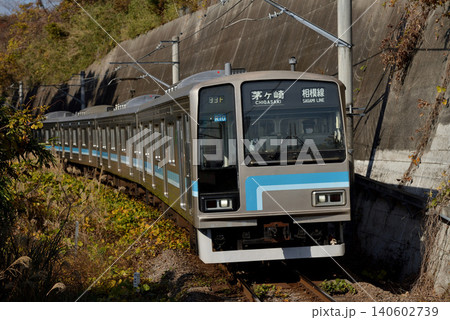 相模線を走る205系500番台普通電車4両 相模線を走る205系500番台普通電車4両 140602739