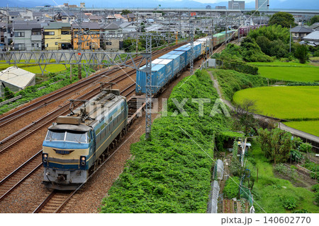 東海道線を走るEF6627コンテナ貨物列車 東海道線を走るEF6627コンテナ貨物列車 140602770