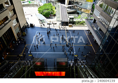 大阪ステーションシティのアトリウム広場 大阪ステーションシティのアトリウム広場 140604139