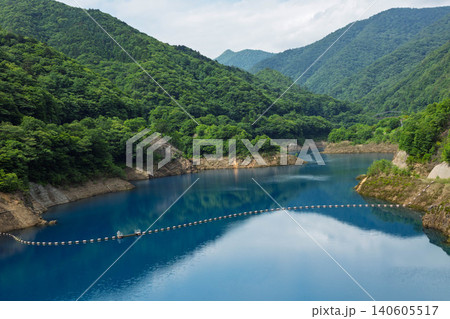 夏の奥四万湖 群馬県中之条町 夏の奥四万湖 群馬県中之条町 140605517