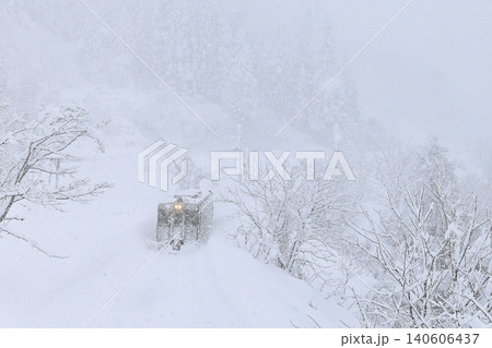 猛吹雪の只見線 猛吹雪の只見線 140606437
