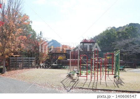 多可町余暇村公園の紅葉風景（兵庫県） 140606547