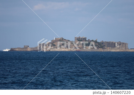 (海に眠る島)海底炭鉱として栄えた軍艦島が見える風景 (海に眠る島)海底炭鉱として栄えた軍艦島が見える風景 140607220