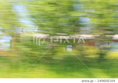 新緑の中の列車 新緑の中の列車 140608104