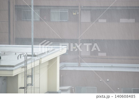 豪雨をもたらした台風の通過 豪雨をもたらした台風の通過 140608485