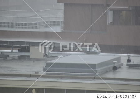 豪雨をもたらした台風の通過 豪雨をもたらした台風の通過 140608487