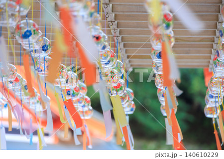 金桜神社の涼し気なたくさんの風鈴 金桜神社の涼し気なたくさんの風鈴 140610229