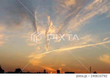 つるし雲のお仲間？（2）　※2026年4月3日撮影 140610792