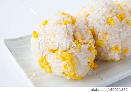 出来立てとうもろこしご飯おにぎり 140611882