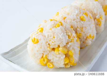 出来立てとうもろこしご飯おにぎり 140611886
