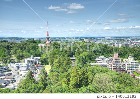 栃木県庁 本庁舎 展望ロビーから見た風景（宇都宮タワー、八幡山公園方面）（栃木県宇都宮市、6月撮影） 140612192