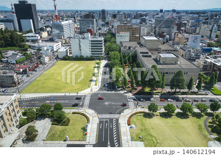 栃木県庁 本庁舎 展望ロビーから見た風景(宇都宮市庁舎方面)(栃木県宇都宮市、6月撮影) 栃木県庁 本庁舎 展望ロビーから見た風景(宇都宮市庁舎方面)(栃木県宇都宮市、6月撮影) 140612194