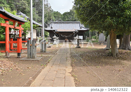 岩槻散歩:篠岡八幡大神社 拝殿 境内社・天満宮 岩槻散歩:篠岡八幡大神社 拝殿 境内社・天満宮 140612322