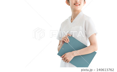 スクラブを着た看護師,看護学生,医療従事者の女性（就職,転職,資格） 140613762
