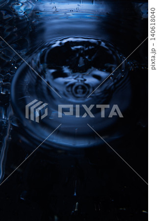 451.Green Water Ripples With Concentric Wave Distortion 140618040