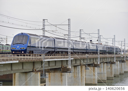 東海道本線 茅ヶ崎-平塚 伊豆急行 2100系 R-5編成 ロイヤルエクスプレス 東海道本線 茅ヶ崎-平塚 伊豆急行 2100系 R-5編成 ロイヤルエクスプレス 140620656