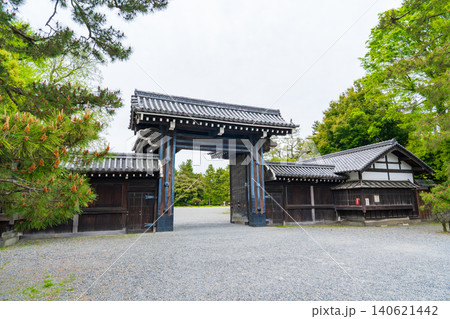 京都市 京都御苑の南側の堺町御門 京都市 京都御苑の南側の堺町御門 140621442
