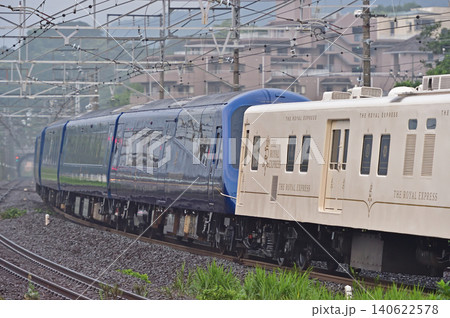 東海道本線 真鶴 JR貨物 EF65-2127+マニ50-2186+伊豆急行 2100系 R-5編成 東海道本線 真鶴 JR貨物 EF65-2127+マニ50-2186+伊豆急行 2100系 R-5編成 140622578