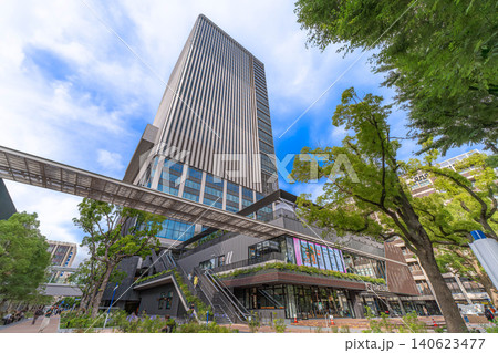 BASEGATE横浜関内と駅前広場の風景【神奈川県横浜市中区港町】 BASEGATE横浜関内と駅前広場の風景【神奈川県横浜市中区港町】 140623477