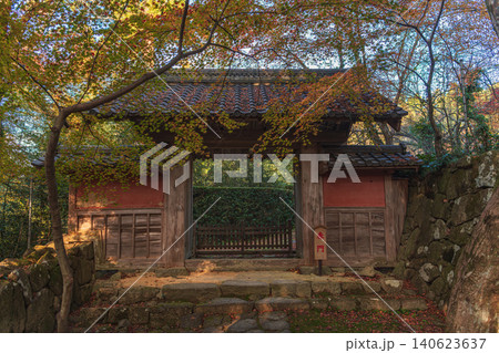 滋賀湖東三山 金剛輪寺 赤門 滋賀湖東三山 金剛輪寺 赤門 140623637