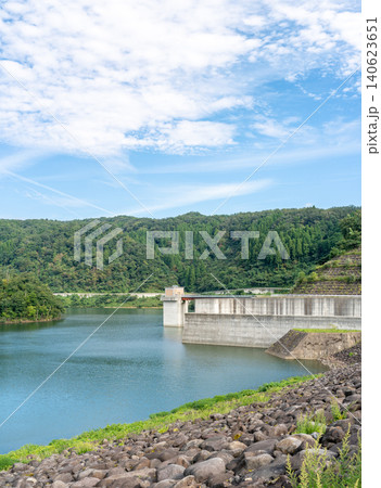 鳥取県 殿ダムの風景 ロックフィルダムと因幡万葉湖※作品コメント欄に撮影位置 140623651