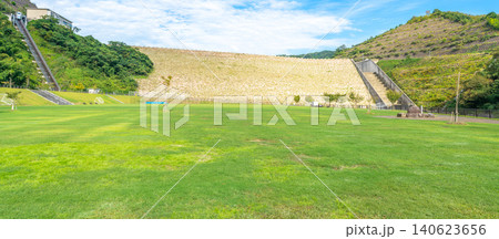 鳥取県 殿ダム 記念広場のパノラマ風景 「平成のピラミッド」と芝生広場※作品コメント欄に撮影位置 鳥取県 殿ダム 記念広場のパノラマ風景 「平成のピラミッド」と芝生広場※作品コメント欄に撮影位置 140623656
