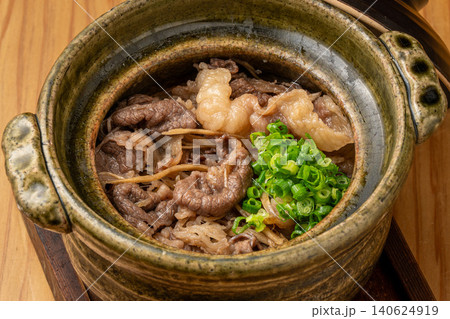 牛肉の旨味が染み渡る、食べ応え抜群の特製牛釜飯 牛肉の旨味が染み渡る、食べ応え抜群の特製牛釜飯 140624919