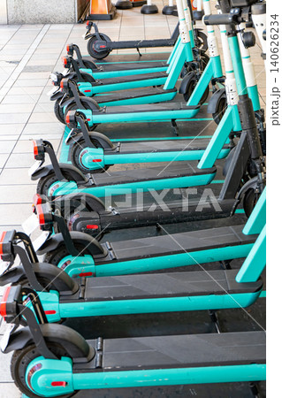 電動キックスケーターの駐輪場 電動キックスケーターの駐輪場 140626234