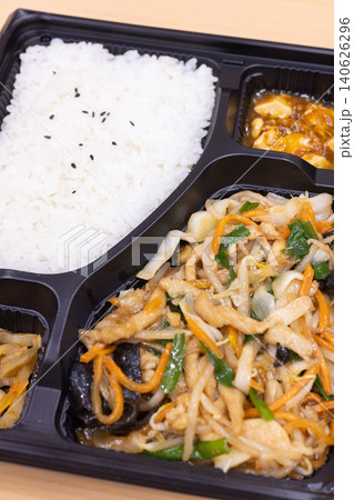 美味しい肉野菜炒めの中華弁当 美味しい肉野菜炒めの中華弁当 140626296