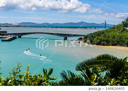 沖縄県うるま市 屋慶名海峡展望台から望む藪地大橋と海中道路の絶景 140626405
