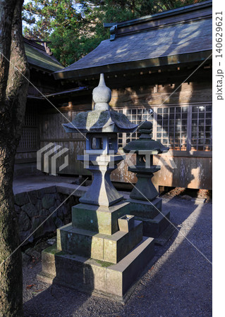 Japanese stone lantern in the garden, beautiful Autumn scenery in Japan. 140629621