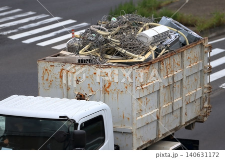 スクラップ運搬車両 スクラップ運搬車両 140631172