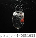 さくらんぼの水しぶき 140631933
