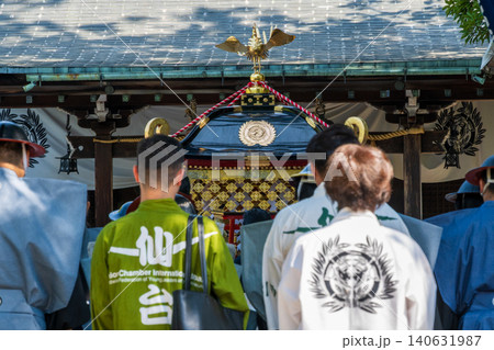 社の都を彩る仙台青葉まつりの華やかな神輿 社の都を彩る仙台青葉まつりの華やかな神輿 140631987