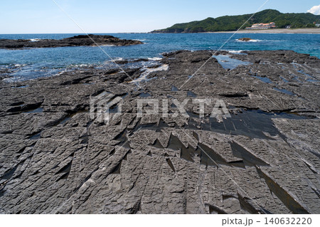 おもしろい形が見られる志原海岸の磯 おもしろい形が見られる志原海岸の磯 140632220