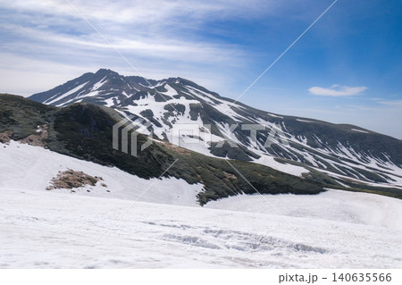 残雪の鳥海山 残雪の鳥海山 140635566