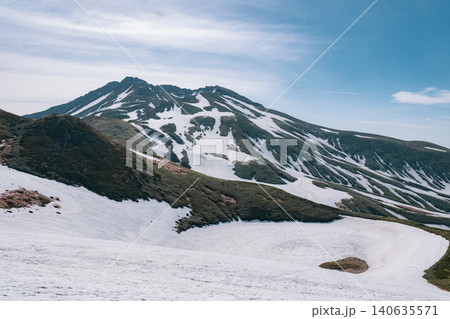 残雪の鳥海山 残雪の鳥海山 140635571