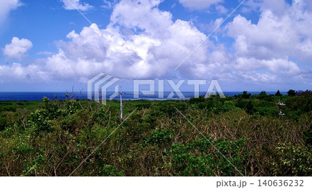 沖縄県八重山諸島鳩間島の鳩間中森から見渡す風景 沖縄県八重山諸島鳩間島の鳩間中森から見渡す風景 140636232