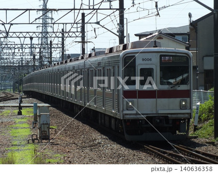 東武鉄道9000型9106編成(高坂駅にて撮影) 140636358
