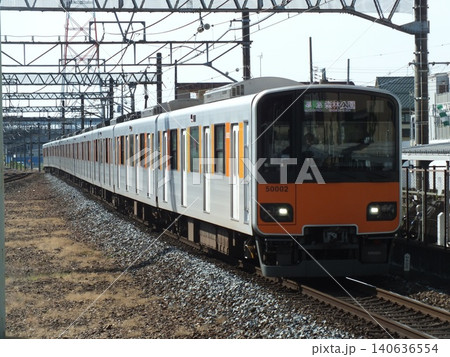 東武鉄道50000型51002編成(若葉駅にて撮影) 東武鉄道50000型51002編成(若葉駅にて撮影) 140636554