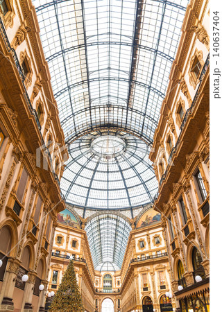 イタリア ミラノのランドマーク的ショッピングモール ガレリア イタリア ミラノのランドマーク的ショッピングモール ガレリア 140637404