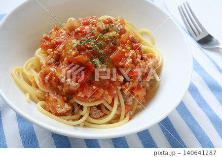 手作りのミートソーススパゲティ 手作りのミートソーススパゲティ 140641287