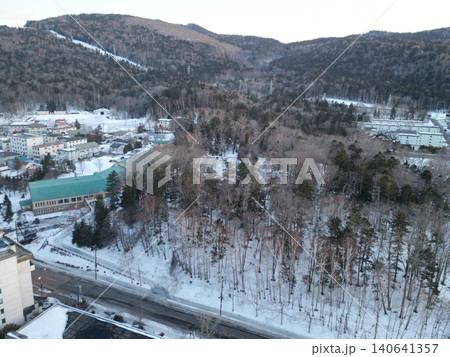 北海道釧路市阿寒湖の街並みの空撮 北海道釧路市阿寒湖の街並みの空撮 140641357