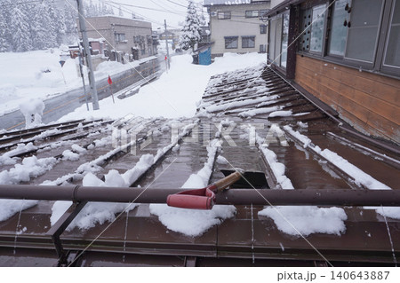 屋根の消雪パイプ03 140643887