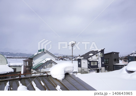 雪の積もった八木式アンテナ03 雪の積もった八木式アンテナ03 140643965
