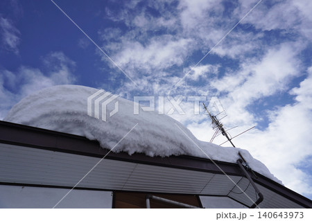 雪の積もった八木式アンテナ11 140643973