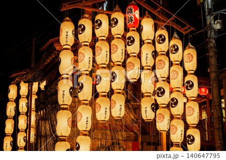 祇園祭の宵山　鶏鉾 140647795