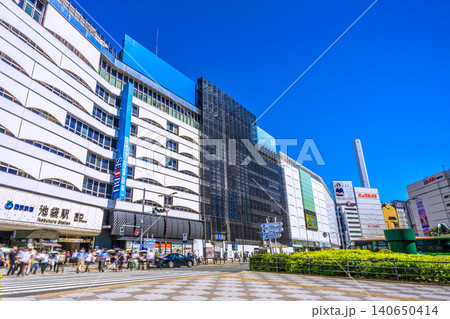 日本の東京都市景観池袋駅東口。東口のシンボル「SEIBU」単独の大看板は“消滅“=6月17日 日本の東京都市景観池袋駅東口。東口のシンボル「SEIBU」単独の大看板は“消滅“=6月17日 140650414