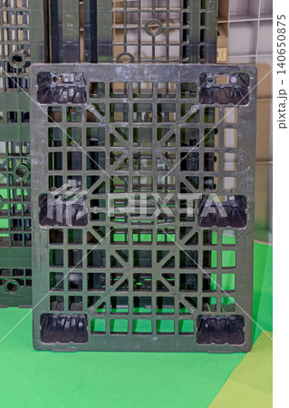 Industrial Plastic Pallet 140650875