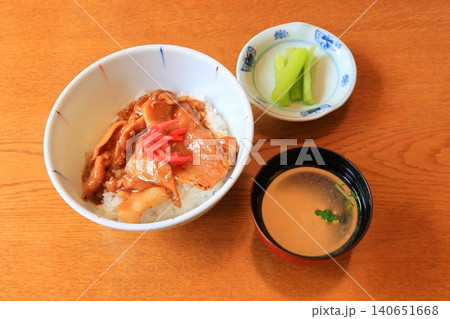 豚生姜焼き丼 豚生姜焼き丼 140651668